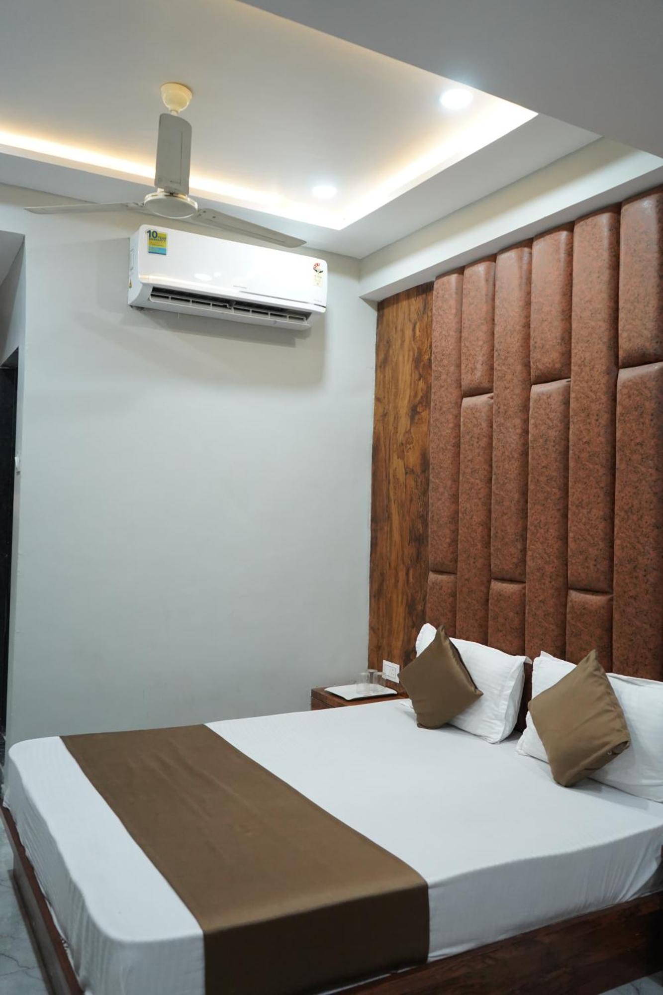 גנדהינאגר Hotel Pr Villa מראה חיצוני תמונה