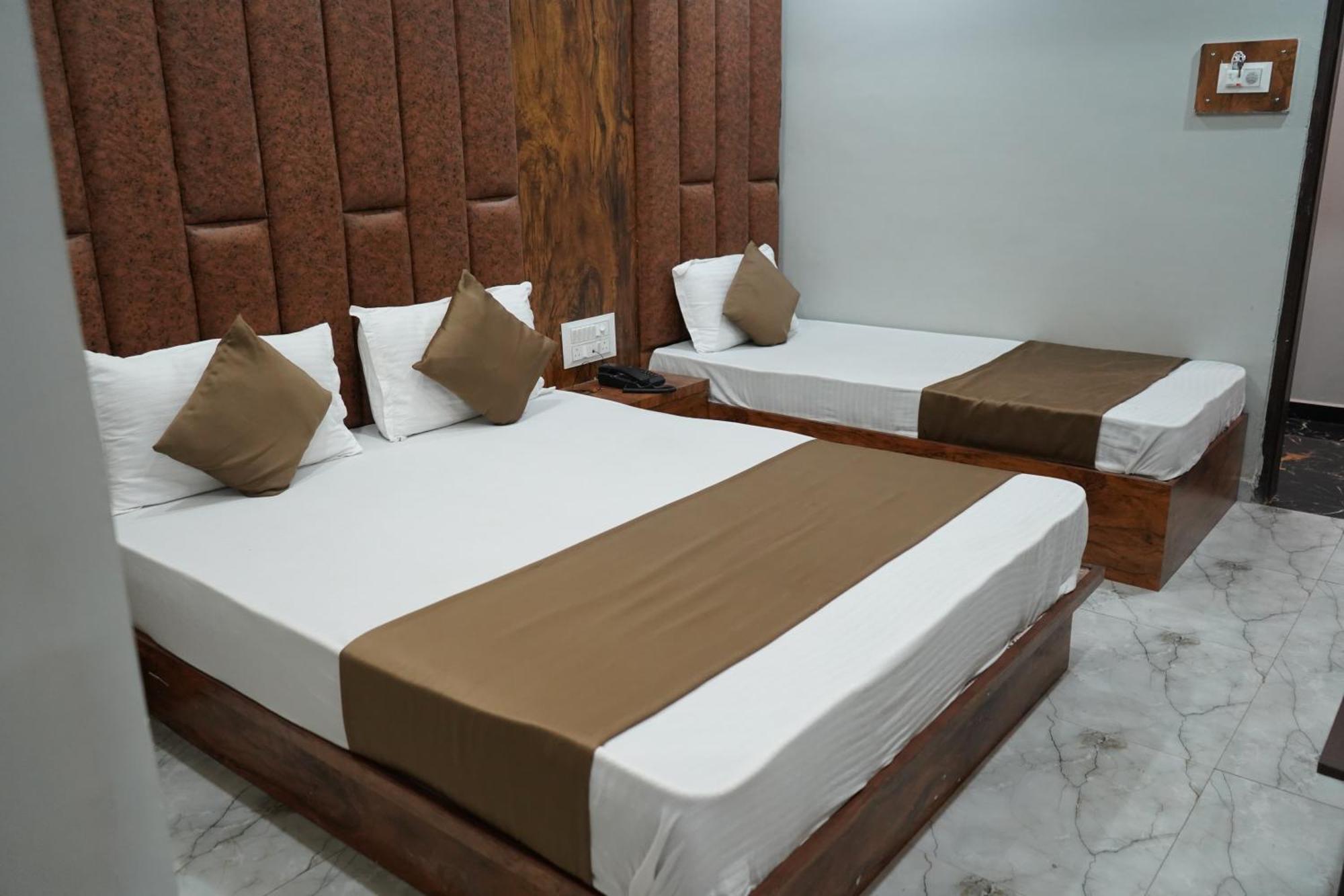 גנדהינאגר Hotel Pr Villa מראה חיצוני תמונה